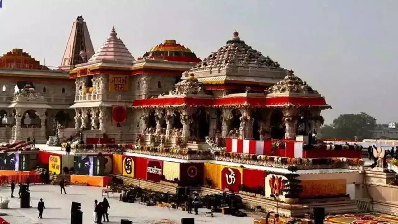 Ayodhya Darshan : అయోధ్య రామాలయంలో వీఐపీ, వీవీఐపీ దర్శనాలకు బ్రేక్ Ayodhya Darshan : అయోధ్య రామాలయంలో వీఐపీ, వీవీఐపీ దర్శనాలకు బ్రేక్