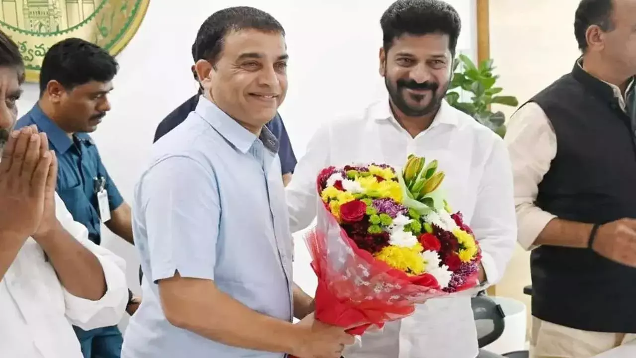 Dil Raju : తెలంగాణలో టికెట్ రేట్ల పెంపు కోరుతా.. దిల్ రాజు Dil Raju : తెలంగాణలో టికెట్ రేట్ల పెంపు కోరుతా.. దిల్ రాజు