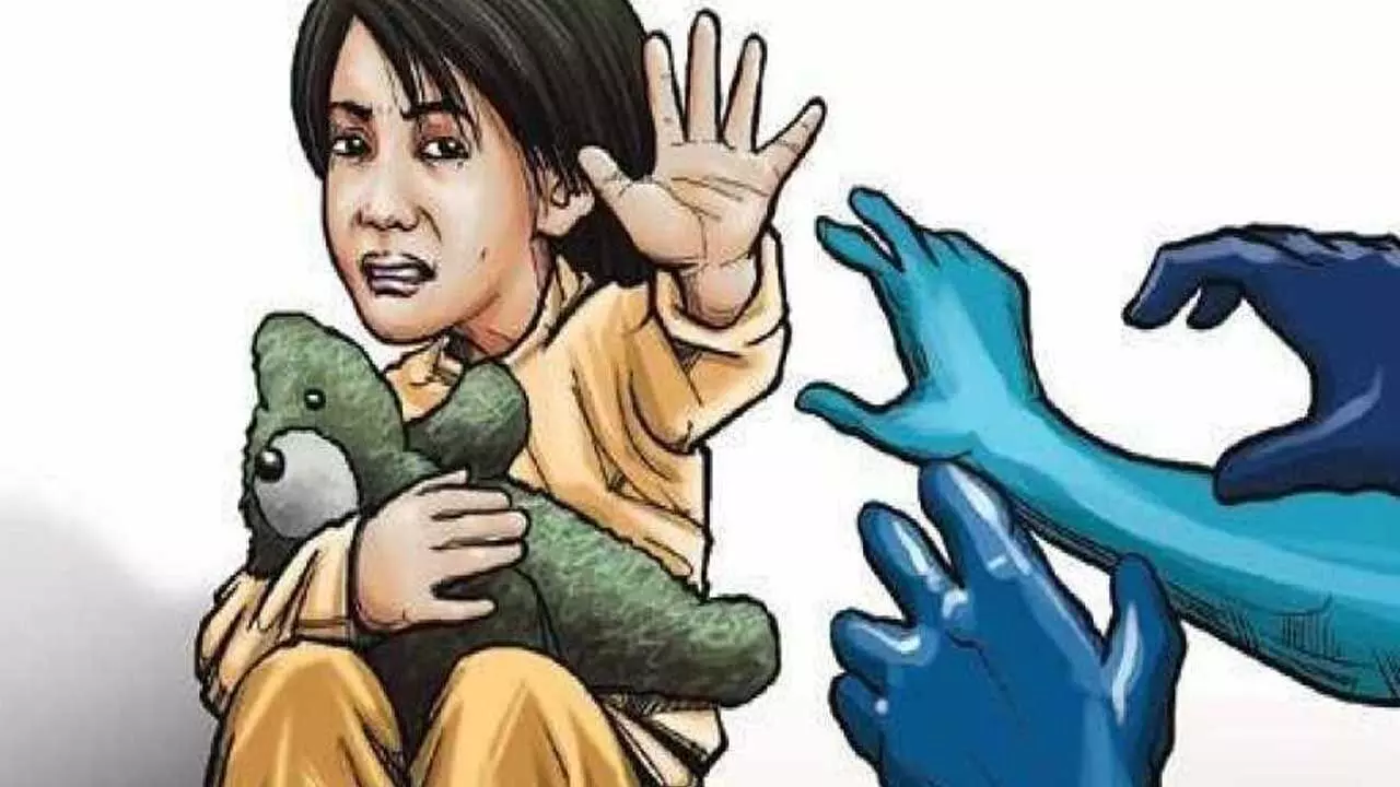 POCSO Case : కన్న కూతుళ్ళతో కామ వాంఛ.. కామాంధుడిపై ఫోక్సో కేసు POCSO Case : కన్న కూతుళ్ళతో కామ వాంఛ.. కామాంధుడిపై ఫోక్సో కేసు
