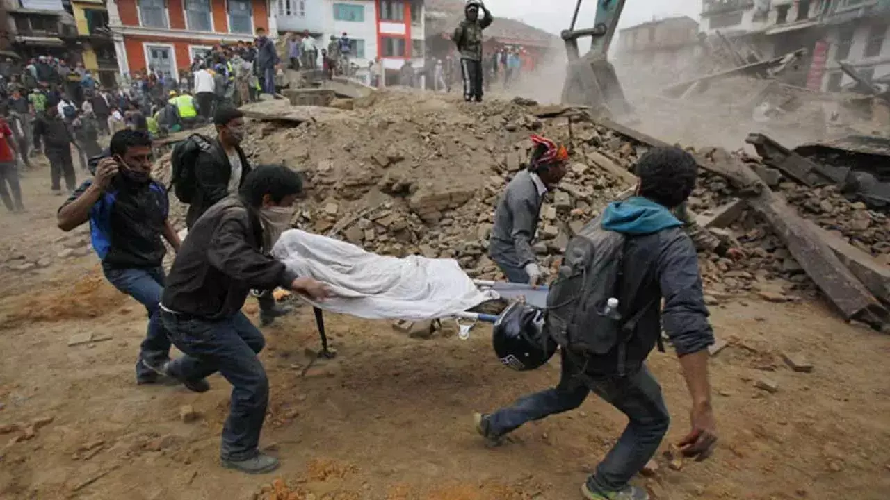 Nepal Earthquake : నేపాల్ భూకంపంలో 130కి పెరిగిన మృతుల సంఖ్య Nepal Earthquake : నేపాల్ భూకంపంలో 130కి పెరిగిన మృతుల సంఖ్య