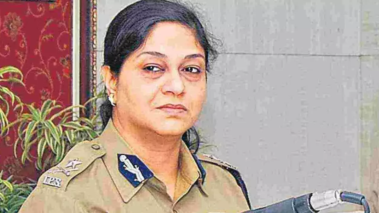 DG Soumya Mishra : 9,710 మంది ఖైదీలు పెరిగారు : డీజీ సౌమ్యమిశ్రా DG Soumya Mishra : 9,710 మంది ఖైదీలు పెరిగారు : డీజీ సౌమ్యమిశ్రా