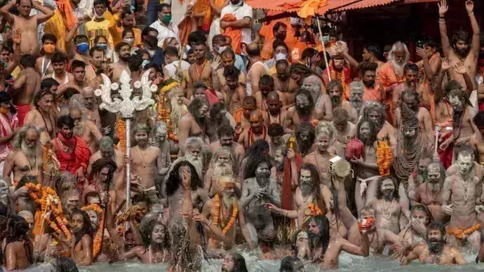Maha kumbh mela: కుంభమేళాలో ముస్లింలతో షాపులు పెట్టుకోనివ్వం.. అఖిల భారతీయ అఖాడా పరిషత్ చీఫ్ Maha kumbh mela: కుంభమేళాలో ముస్లింలతో షాపులు పెట్టుకోనివ్వం.. అఖిల భారతీయ అఖాడా పరిషత్ చీఫ్