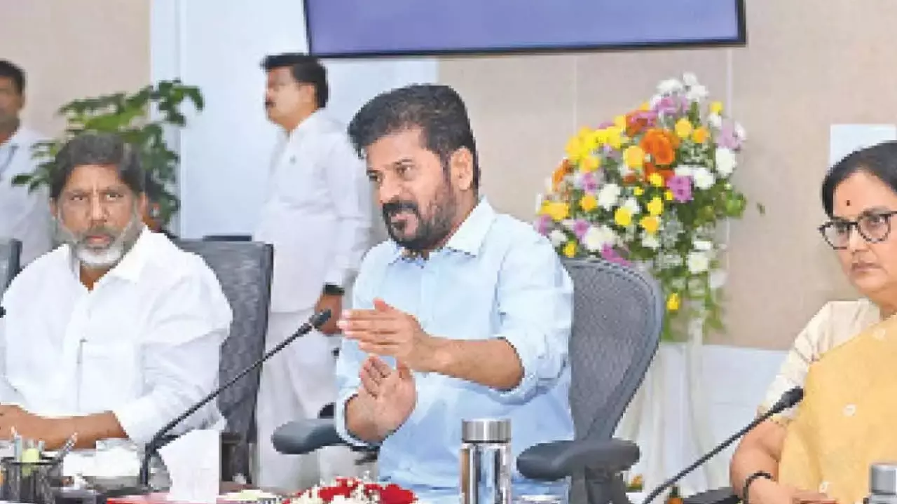 CM Revanth Reddy : తెలంగాణలో వన్ స్టేట్-వన్ రేషన్ విధానం: సీఎం రేవంత్ CM Revanth Reddy : తెలంగాణలో వన్ స్టేట్-వన్ రేషన్ విధానం: సీఎం రేవంత్