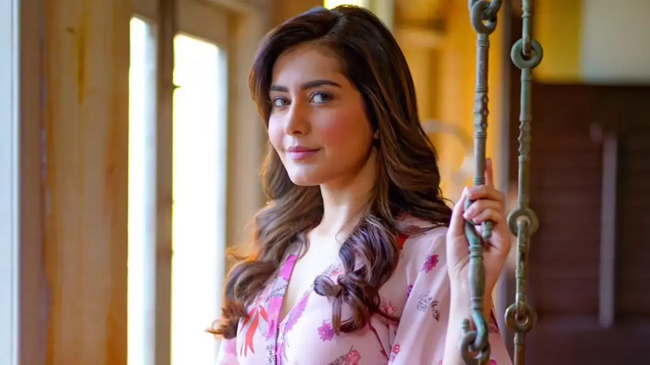 Rashi Khanna : ప్రేక్షకులు తిండి అయినా మానేస్తారేమో : రాశిఖాన్నా Rashi Khanna : ప్రేక్షకులు తిండి అయినా మానేస్తారేమో : రాశిఖాన్నా