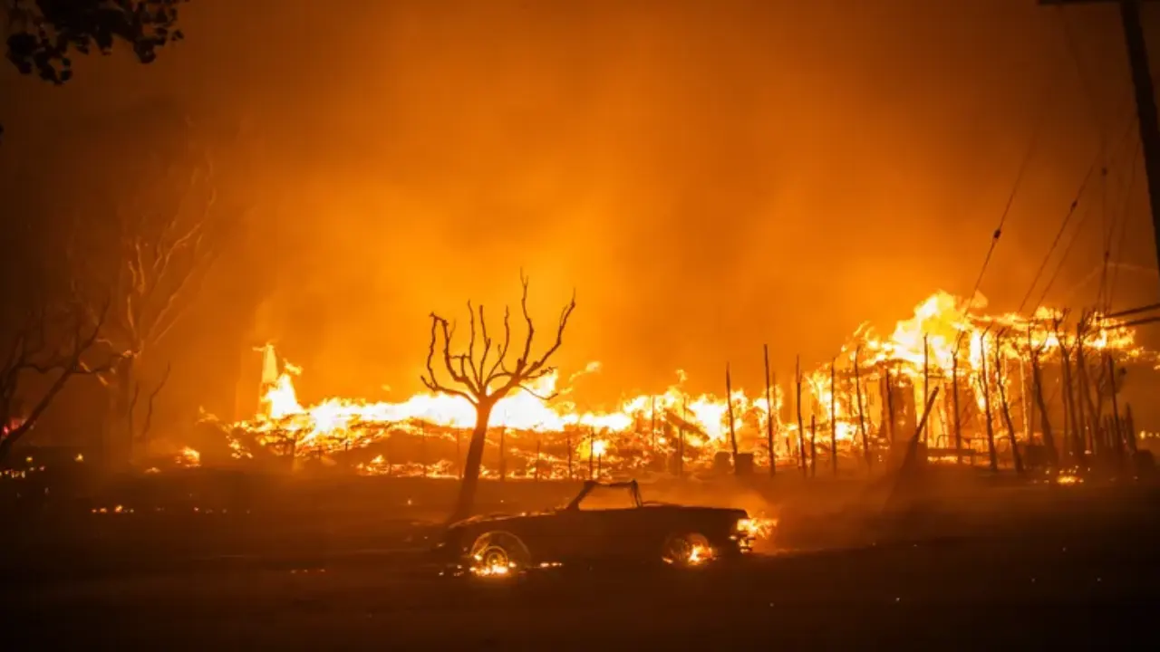 California : నగరం కాలిపోతున్న వేళ.. రావణ కాష్టంలా లాస్ ఏంజెల్స్ California : నగరం కాలిపోతున్న వేళ.. రావణ కాష్టంలా లాస్ ఏంజెల్స్