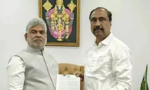 TG : కౌశిక్ రెడ్డిపై స్పీకర్కు సంజయ్ ఫిర్యాదు TG : కౌశిక్ రెడ్డిపై స్పీకర్కు సంజయ్ ఫిర్యాదు