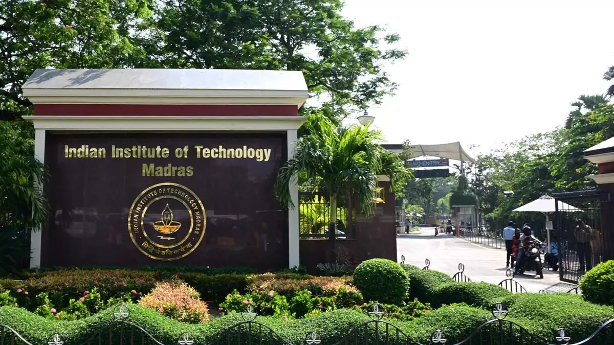 IIT Madras: మద్రాస్ ఐఐటీలో లైంగిక వేధింపుల వ్యవహారం కలకలం IIT Madras: మద్రాస్ ఐఐటీలో లైంగిక వేధింపుల వ్యవహారం కలకలం