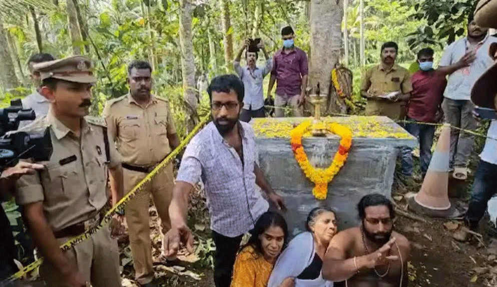 Jeeva Samadhi: కేరళలో బాబా సజీవ సమాధి.. మృతదేహం     ధ్యానస్థితిలోనే దర్శనం!