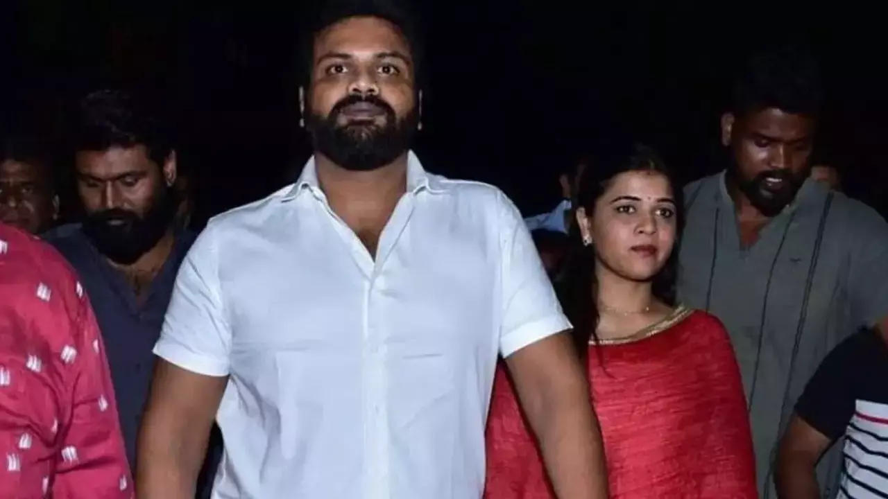 Manchu Manoj Couple : మంచు మనోజ్ దంపతులపై కేసు నమోదు