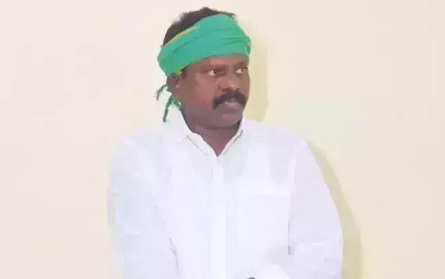 Kolikapudi: టీడీపీ క్రమశిక్షణ కమిటీ ఎదుట హాజరైన ఎమ్మెల్యే కొలికపూడి Kolikapudi: టీడీపీ క్రమశిక్షణ కమిటీ ఎదుట హాజరైన ఎమ్మెల్యే కొలికపూడి