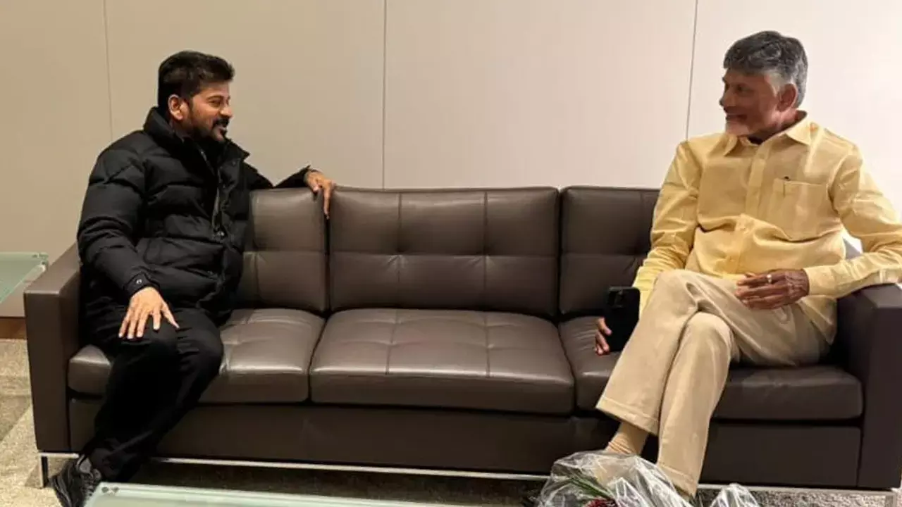 Davos world economic forum : జ్యూరిచ్లో ఇద్దరు సీఎంల ఆత్మీయ కలయిక Davos world economic forum : జ్యూరిచ్లో ఇద్దరు సీఎంల ఆత్మీయ కలయిక