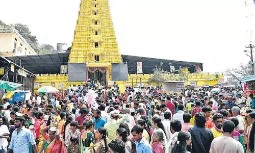 Komuravelli Mallanna Jatara : కొమురవెల్లి మల్లన్న జాతరకు పోటెత్తిన భక్తులు Komuravelli Mallanna Jatara : కొమురవెల్లి మల్లన్న జాతరకు పోటెత్తిన భక్తులు