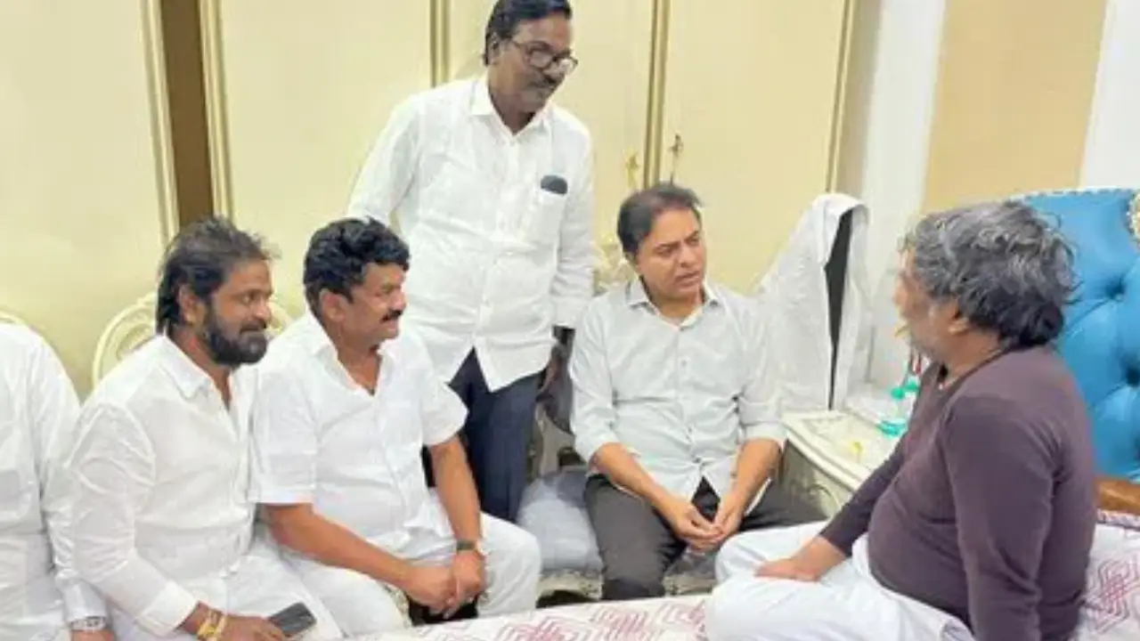 KTR Consults : ఎమ్మెల్యే పద్మారావు గౌడ్ కు గుండెపోటు.. కేటీఆర్ పరామర్శ KTR Consults : ఎమ్మెల్యే పద్మారావు గౌడ్ కు గుండెపోటు.. కేటీఆర్ పరామర్శ