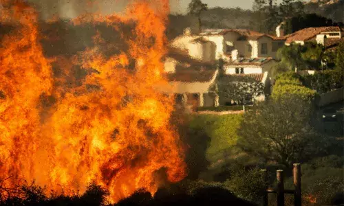 Los Angeles Fire: ఆరని మంటలు.. మళ్లీ మొదలు..