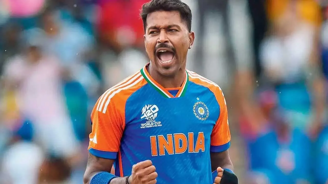 Hardik Pandya : భువీ, బుమ్రాలను దాటేసిన హార్దిక్ పాండ్యా Hardik Pandya : భువీ, బుమ్రాలను దాటేసిన హార్దిక్ పాండ్యా