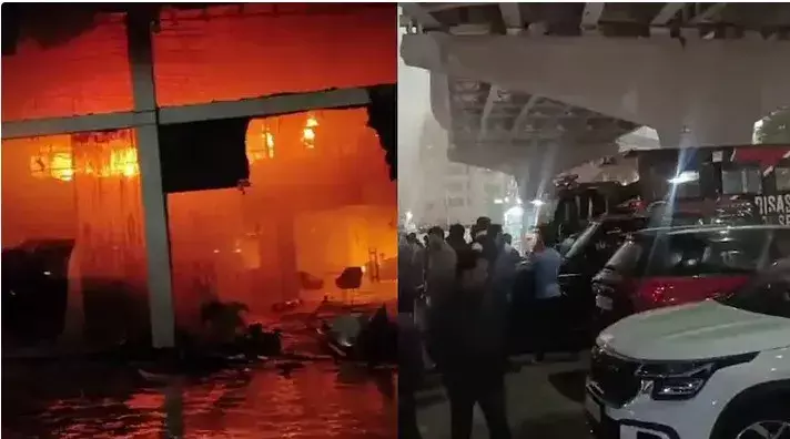 FIRE ACCIDENT: మహీంద్రా కార్ల షోరూంలో భారీ అగ్నిప్రమాదం FIRE ACCIDENT: మహీంద్రా కార్ల షోరూంలో భారీ అగ్నిప్రమాదం