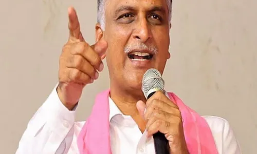 BRS: అన్యాయం జరుగుతుంటే స్పందించరేం..? BRS: అన్యాయం జరుగుతుంటే స్పందించరేం..?