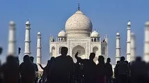 Agra :  తాజ్ మహల్ను చూసేందుకు ఫ్రీ ఎంట్రీ.. ఎన్నిరోజులంటే Agra :  తాజ్ మహల్ను చూసేందుకు ఫ్రీ ఎంట్రీ.. ఎన్నిరోజులంటే