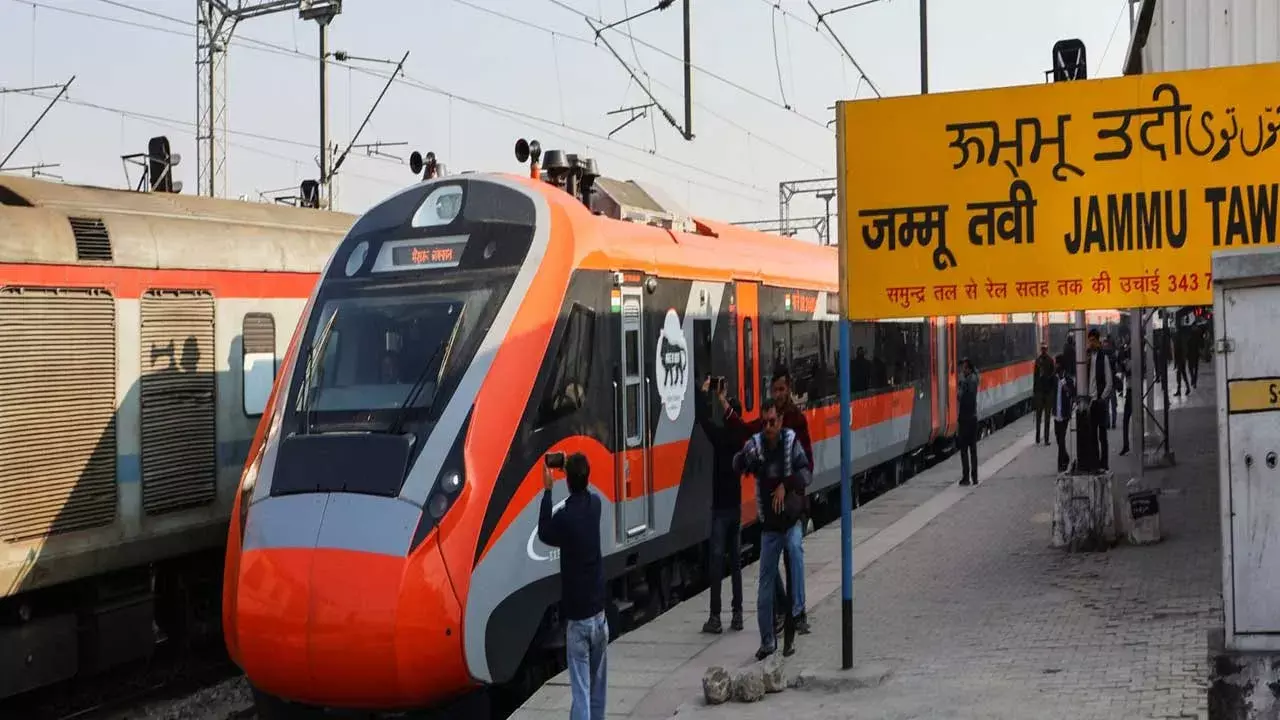 Vande Bharat Katra-Srinagar : కట్రా-శ్రీనగర్ వందేభారత్ ట్రయల్ రన్ సక్సెస్