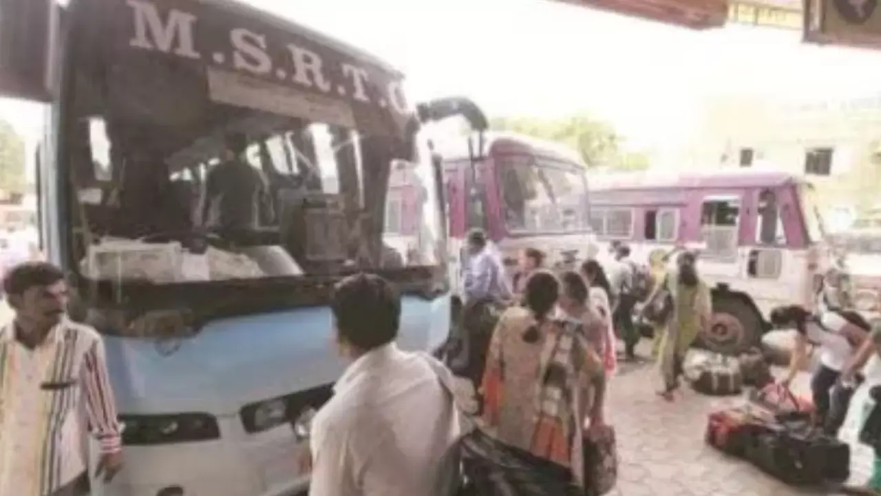 Maharashtra : ప్రయాణికులకు బిగ్ షాక్.. , మహారాష్ట్రలో బస్సు ఛార్జీలు పెంపు Maharashtra : ప్రయాణికులకు బిగ్ షాక్.. , మహారాష్ట్రలో బస్సు ఛార్జీలు పెంపు