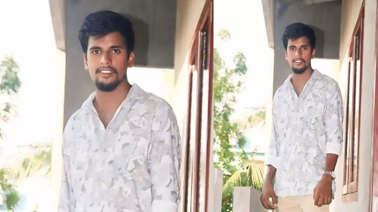 Rajolu : రాజోలులో దారుణం...మంచినీటి చెరువులో యువకుడి మృతదేహం Rajolu : రాజోలులో దారుణం...మంచినీటి చెరువులో యువకుడి మృతదేహం