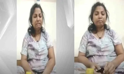 Female Doctor Suicide Attempts  : లైవ్ లో మహిళా డాక్టర్ సూసైడ్ అటెంప్ట్.. కారణం ఇదే Female Doctor Suicide Attempts  : లైవ్ లో మహిళా డాక్టర్ సూసైడ్ అటెంప్ట్.. కారణం ఇదే