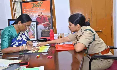 Minister Konda Surekha : అడవి జంతువులను దత్తత తీసుకున్న మంత్రి సురేఖ