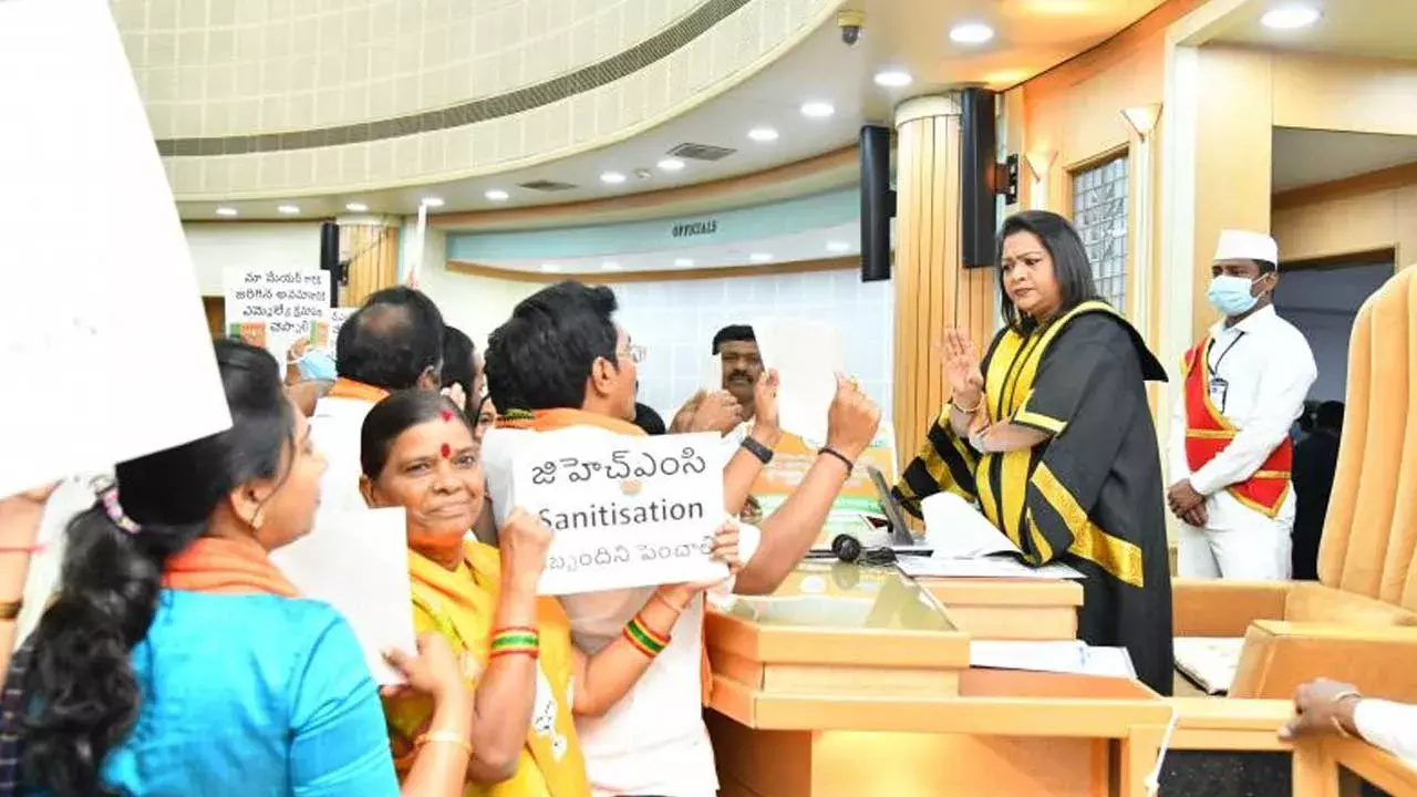 GHMC Council Meeting : జీహెచ్ఎంసీ కౌన్సిల్ మీట్ లో రసాభాస