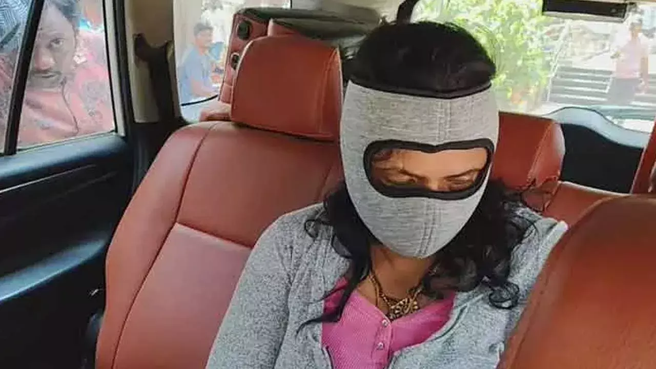 TG : మల్లంపేట అక్రమ విల్లాల కేసులో విజయలక్ష్మి అరెస్ట్ TG : మల్లంపేట అక్రమ విల్లాల కేసులో విజయలక్ష్మి అరెస్ట్