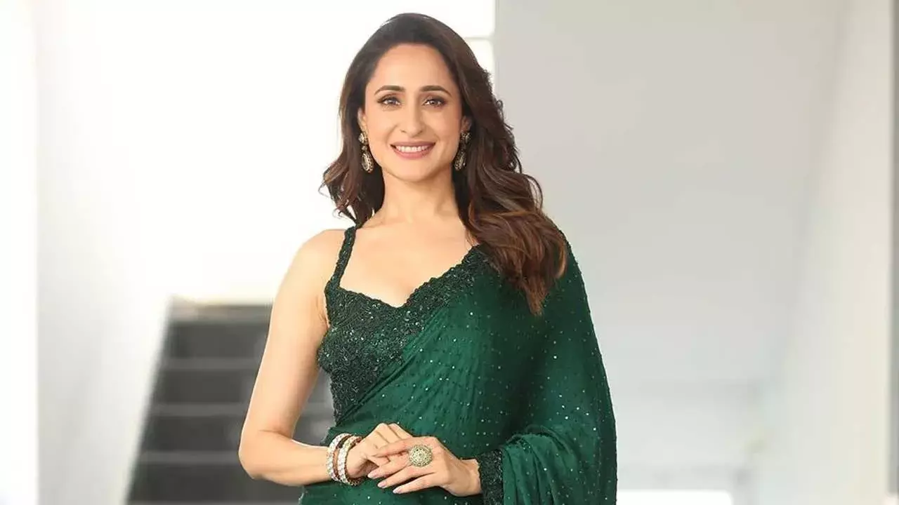 Pragya Jaiswal : డాకు మహారాణి అని అని పిలుస్తున్నారు : ప్రగ్యా జైస్వాల్ Pragya Jaiswal : డాకు మహారాణి అని అని పిలుస్తున్నారు : ప్రగ్యా జైస్వాల్