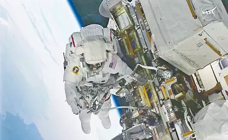 Sunita Williams: సునీతా విలియమ్స్, విల్మోర్ ఉమ్మడి స్పేస్వాక్ Sunita Williams: సునీతా విలియమ్స్, విల్మోర్ ఉమ్మడి స్పేస్వాక్