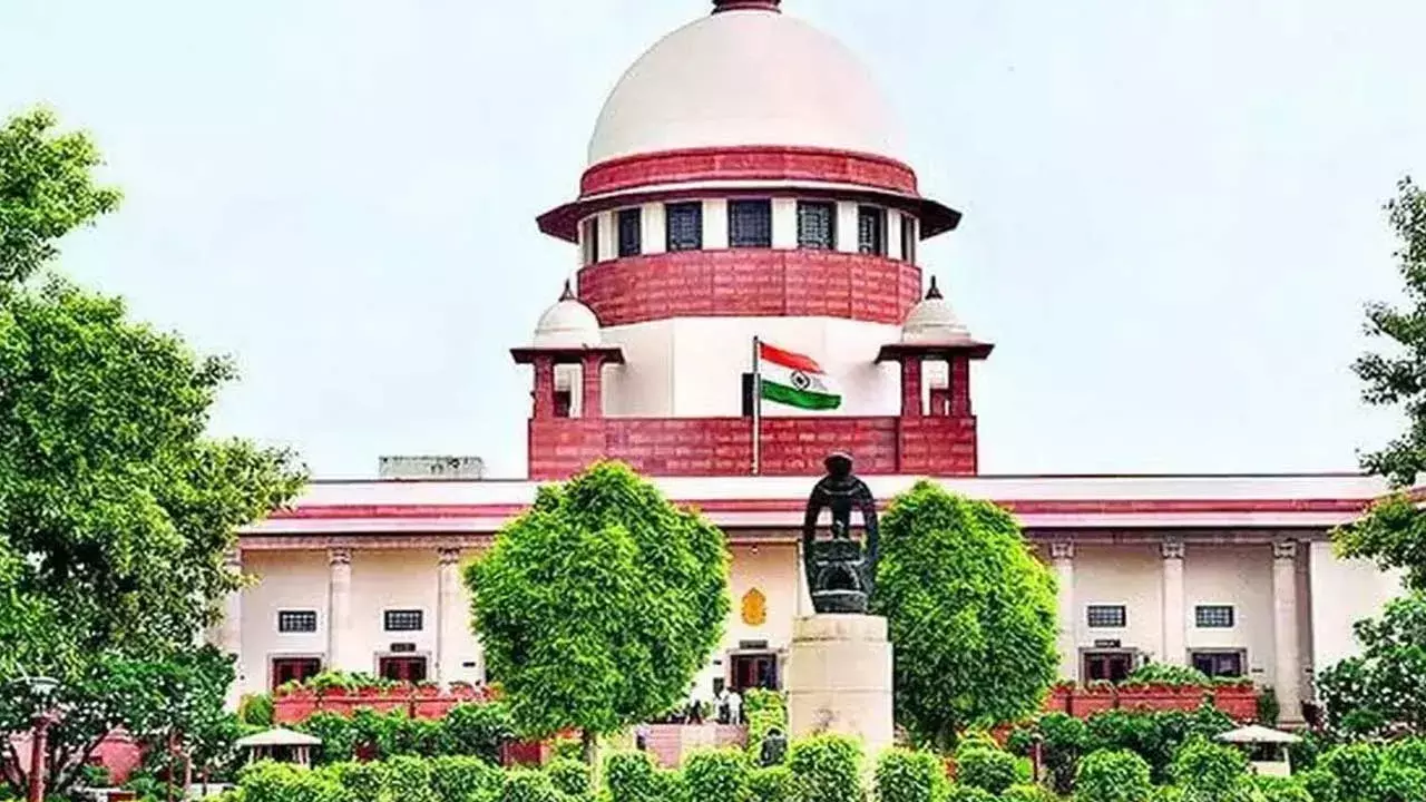 Supreme Court Angers : పార్టీ ఫిరాయింపులు.. అసెంబ్లీ సెక్రటరీపై సుప్రీం ఆగ్రహం