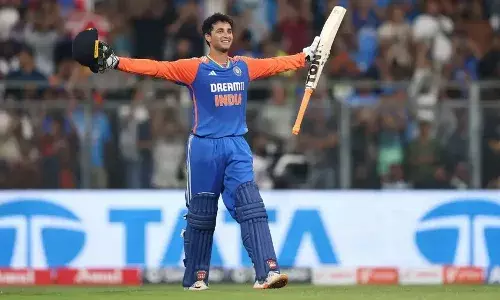 T20: ఇంగ్లండ్‌ బౌలర్లను షేక్ ఆడించిన అభిషేక్‌