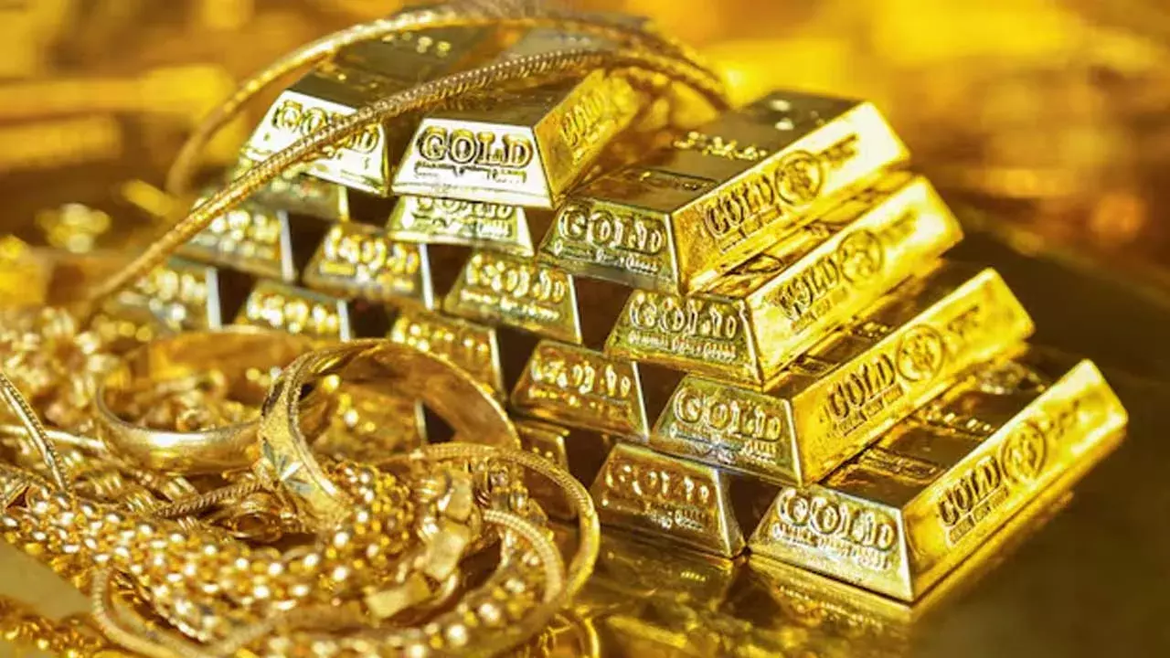 Gold Prices : పెళ్లిళ్ల సీజన్ వేళ .. భారీగా పెరిగిన బంగారం ధరలు Gold Prices : పెళ్లిళ్ల సీజన్ వేళ .. భారీగా పెరిగిన బంగారం ధరలు