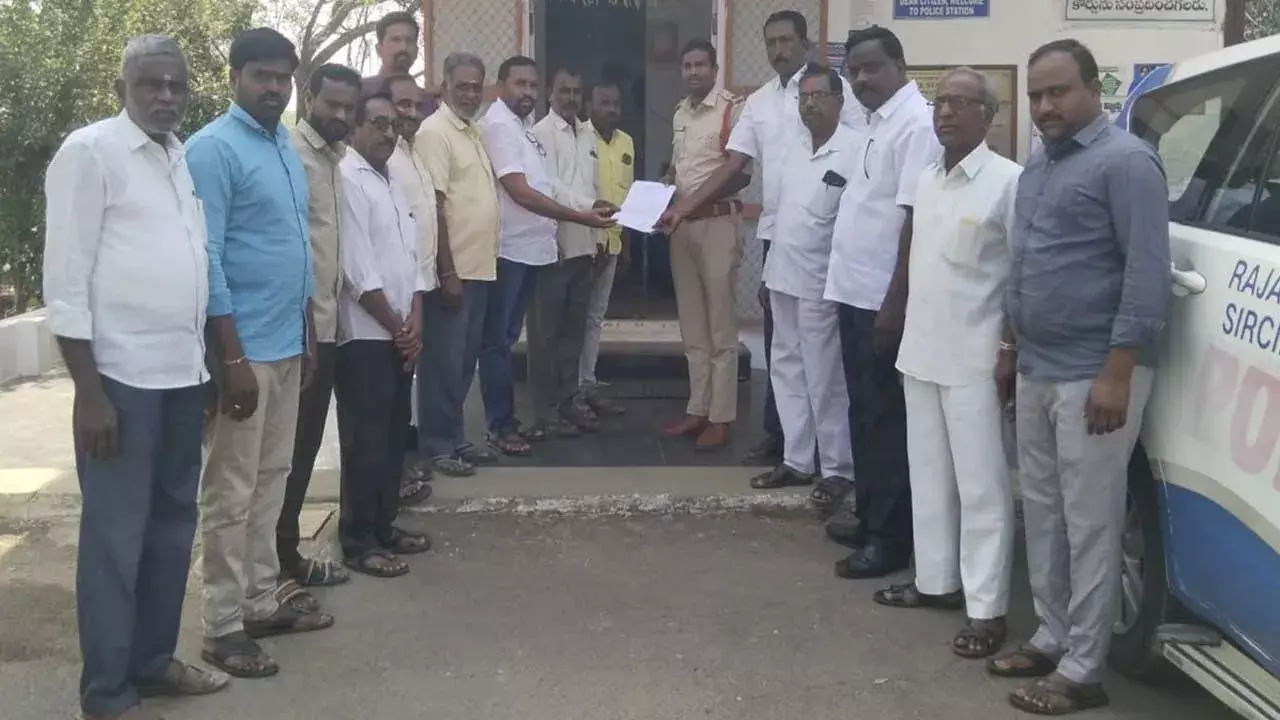 TG : : తీన్మార్ మల్లన్నపై రెడ్డి ఐక్యం సంఘం ఫిర్యాదు TG : : తీన్మార్ మల్లన్నపై రెడ్డి ఐక్యం సంఘం ఫిర్యాదు