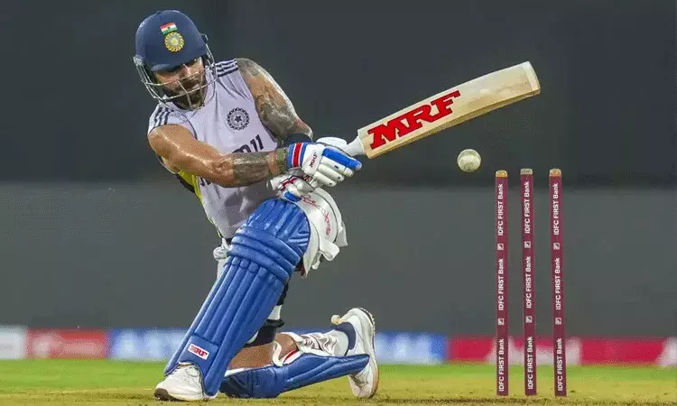 ఇండియా vs ఇంగ్లాండ్ వన్ డే మ్యాచ్.. విరాట్ కోహ్లీ ఔట్... ఇద్దరు ఆటగాళ్ళు అరంగేట్రం