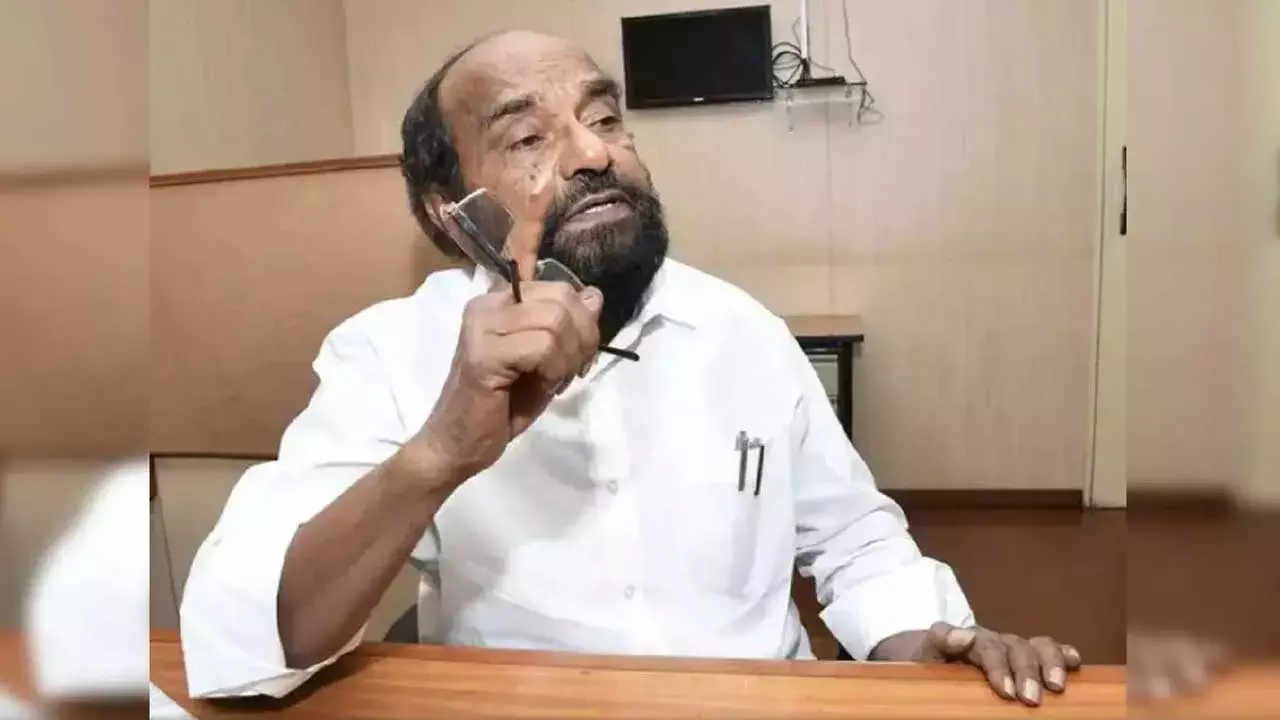 MP R. Krishnaiah : బీసీలను అణచేందుకు రేవంత్ కుట్ర.. ఆర్. కృష్ణయ్య మండిపాటు MP R. Krishnaiah : బీసీలను అణచేందుకు రేవంత్ కుట్ర.. ఆర్. కృష్ణయ్య మండిపాటు