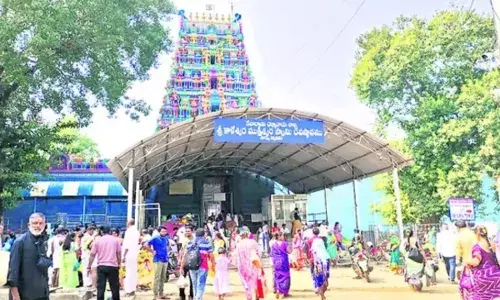 Kaleshwaram Temple : 42 ఏండ్ల తర్వాత కాళేశ్వరాలయంలో మహా కుంభాభిషేకం Kaleshwaram Temple : 42 ఏండ్ల తర్వాత కాళేశ్వరాలయంలో మహా కుంభాభిషేకం