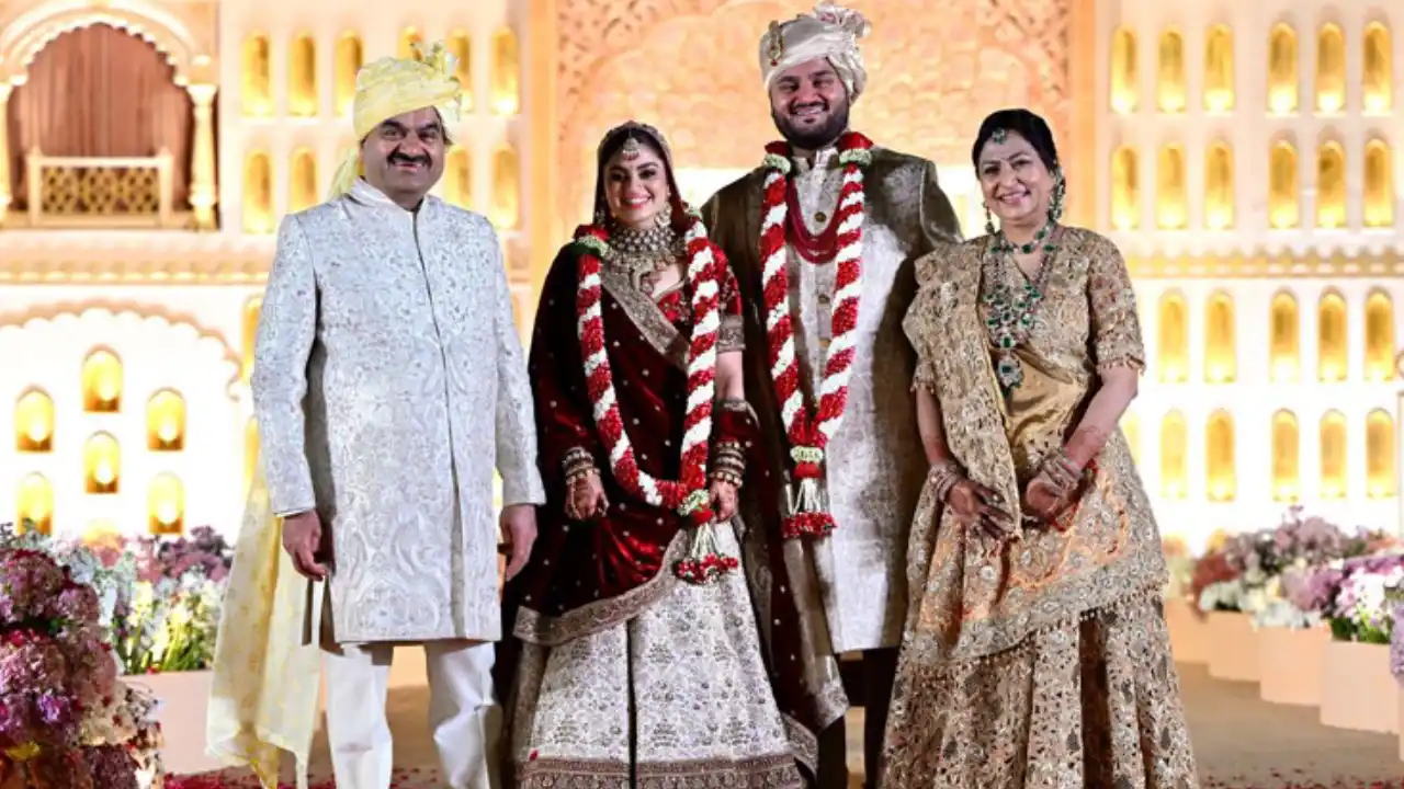 Adani : అదానీ మంచి మనసు.. రూ.10,000 కోట్ల డొనేషన్