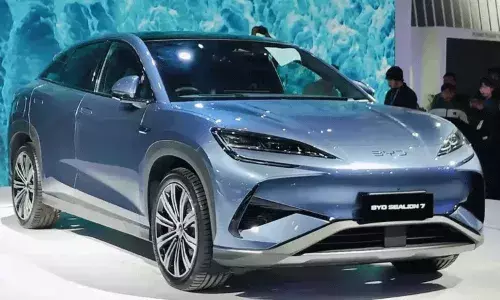 కొత్త ఎలక్ట్రిక్ SUV సీలియన్ 7.. లాంచ్ కు ముందే జోరందుకున్న బుకింగ్ లు..