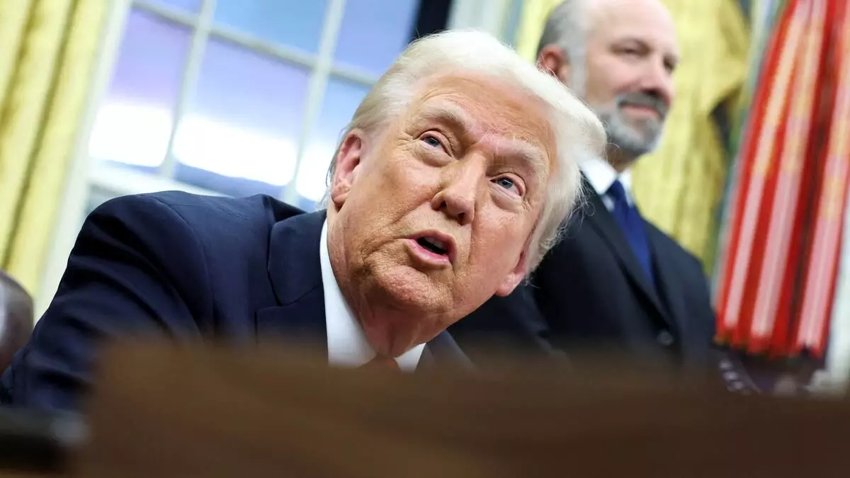 Donald Trump: ఉక్రెయిన్ ఏదో రోజు రష్యాలో భాగం కావచ్చు.. ట్రంప్ సంచలన వ్యాఖ్యలు.. Donald Trump: ఉక్రెయిన్ ఏదో రోజు రష్యాలో భాగం కావచ్చు.. ట్రంప్ సంచలన వ్యాఖ్యలు..
