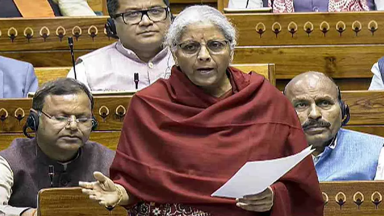 Nirmala Sitharaman : రూపీ పతనానికి గ్లోబల్ పరిస్థితులే కారణం Nirmala Sitharaman : రూపీ పతనానికి గ్లోబల్ పరిస్థితులే కారణం
