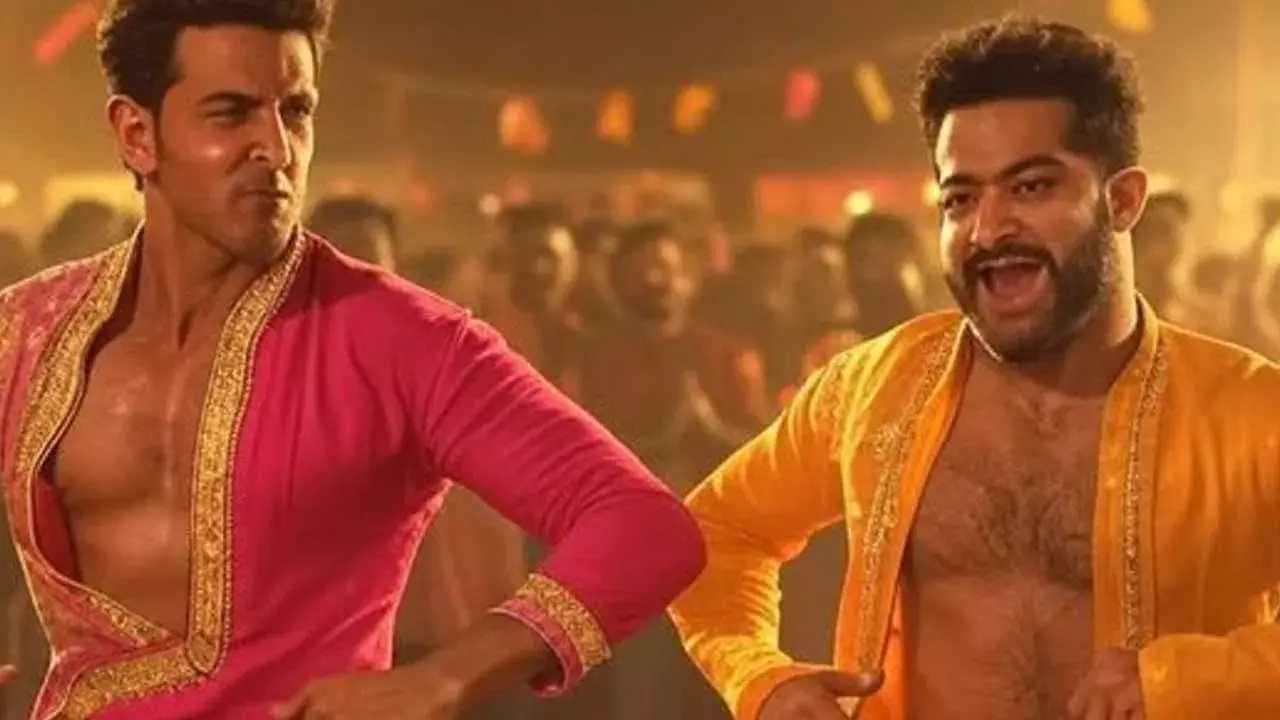Hrithik-NTR Steps : హృతిక్-ఎన్టీఆర్ స్టెప్పులు.. మరో నాటు నాటు రెడీ? Hrithik-NTR Steps : హృతిక్-ఎన్టీఆర్ స్టెప్పులు.. మరో నాటు నాటు రెడీ?