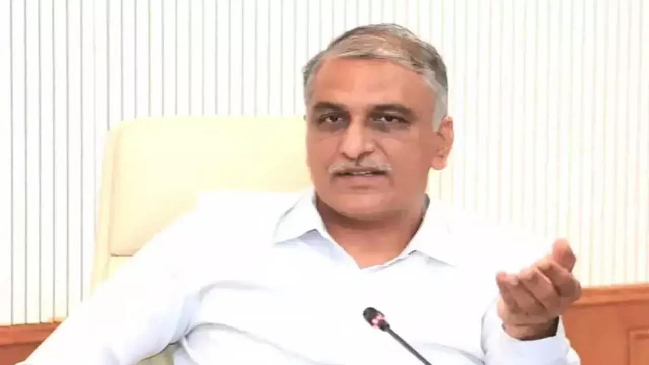 Harish Rao : పథకాల్లో కోతలు.. ఉద్యోగులకు వాతలు : హరీశ్ రావు
