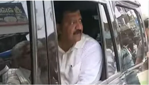 AP: వల్లభనేని వంశీ అరెస్ట్.. ఎస్పీ కీలక ప్రకటన AP: వల్లభనేని వంశీ అరెస్ట్.. ఎస్పీ కీలక ప్రకటన