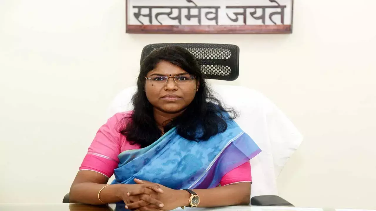 Bird Flu in Eluru : వ్యక్తికి బర్డ్ ఫ్లూ సోకడం అబద్ధం.. ఏలూరు జిల్లా కలెక్టర్ Bird Flu in Eluru : వ్యక్తికి బర్డ్ ఫ్లూ సోకడం అబద్ధం.. ఏలూరు జిల్లా కలెక్టర్