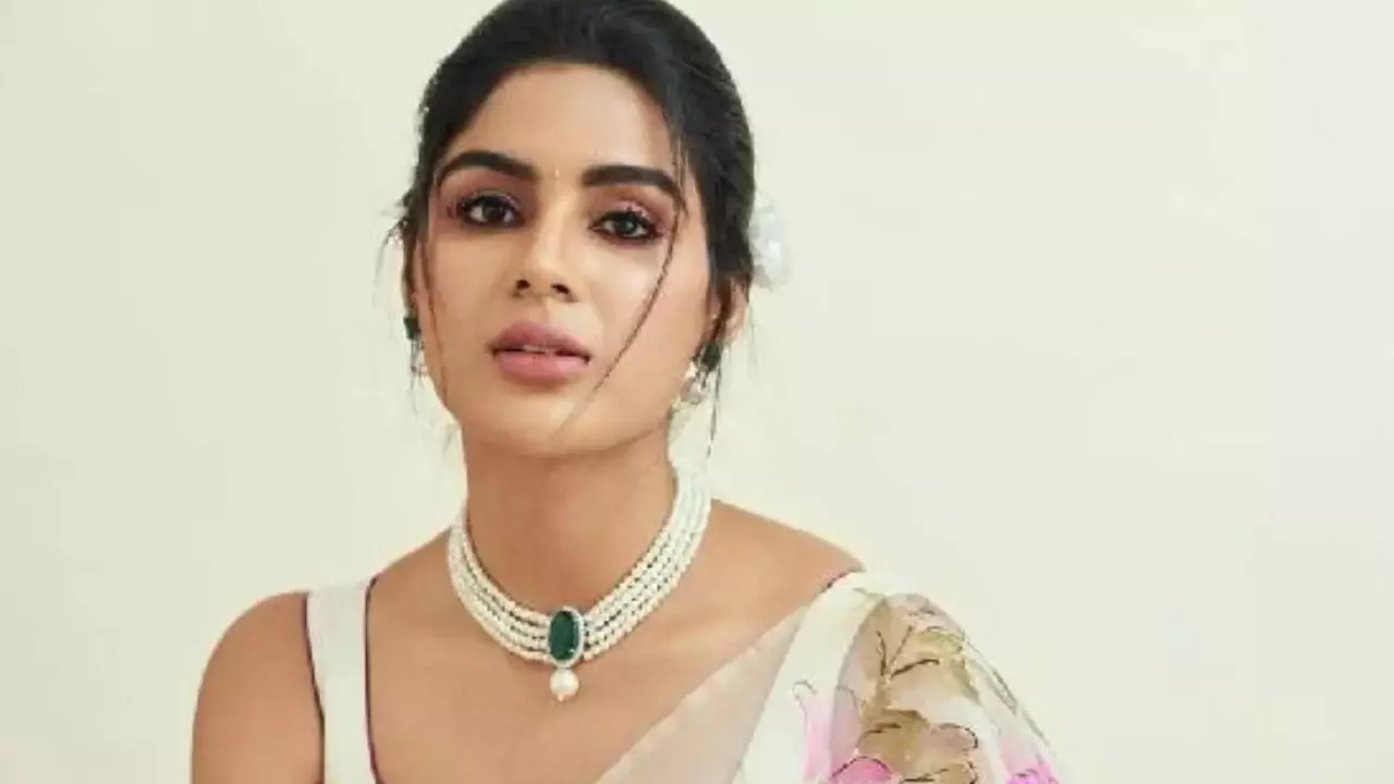 Samyukta Menon : స్ట్రెస్ ఎక్కువైనప్పుడు వైన్ తాగుతా : సంయుక్త మీనన్ Samyukta Menon : స్ట్రెస్ ఎక్కువైనప్పుడు వైన్ తాగుతా : సంయుక్త మీనన్