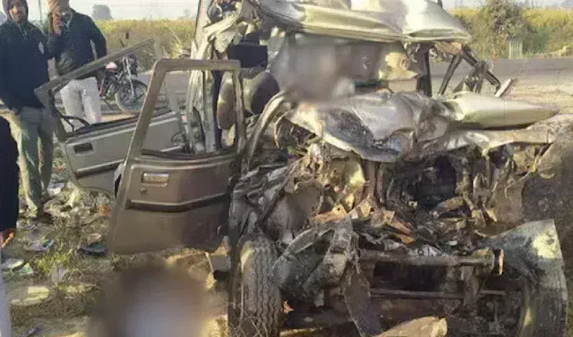 Maha Kumbh Mela: : ప్రయాగ్రాజ్-మీర్జాపూర్ హైవేపై రోడ్డుప్రమాదం.. Maha Kumbh Mela: : ప్రయాగ్రాజ్-మీర్జాపూర్ హైవేపై రోడ్డుప్రమాదం..