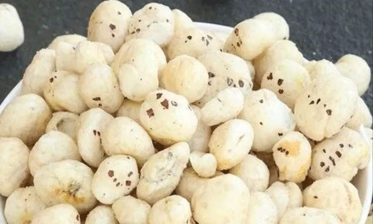 రక్తపోటును తగ్గించే మఖానా.. ప్రతిరోజూ గుప్పెడు తీసుకుంటే.. .. రక్తపోటును తగ్గించే మఖానా.. ప్రతిరోజూ గుప్పెడు తీసుకుంటే.. ..