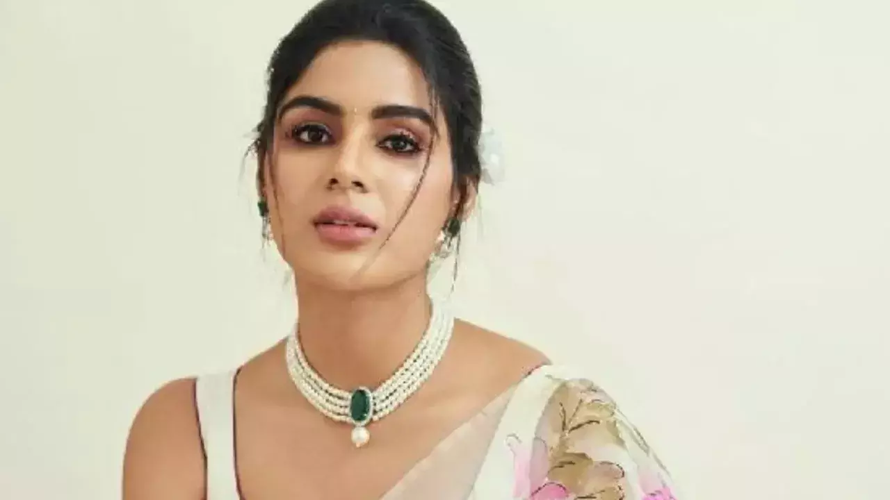 Samyukta Menon : స్ట్రెస్ ఎక్కువైనప్పుడు వైన్ తాగుతా : సంయుక్త మీనన్